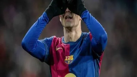 央视体育：女子3000米接力短道速滑世巡赛，中国队荣获铜奖